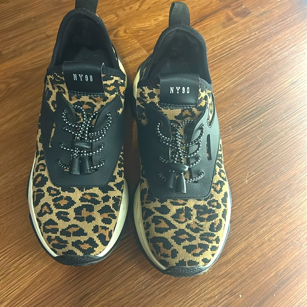 Cheetah print Steve Madden tennis shoes size 6